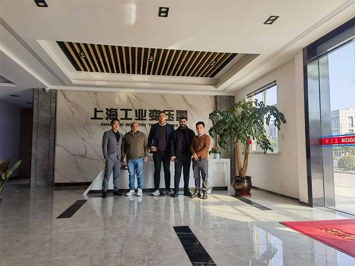 Срдачно и искрено поздрављамо египатске клијенте да физички посете нашу радионицу!